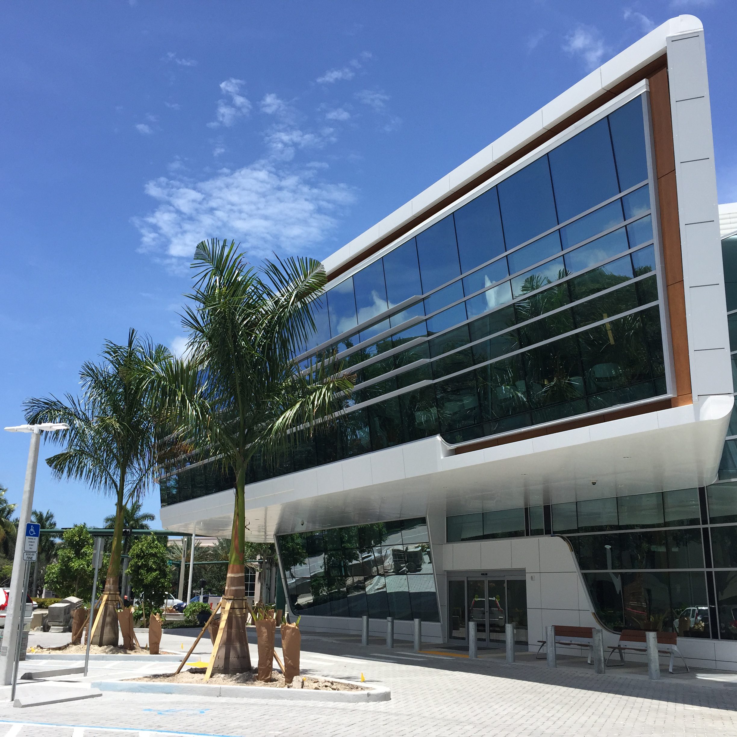 Bascom Palmer Eye Institute Opens New Facility In Naples